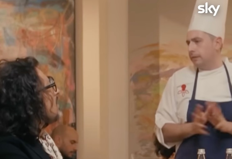 chef e alessandro borghese seduto