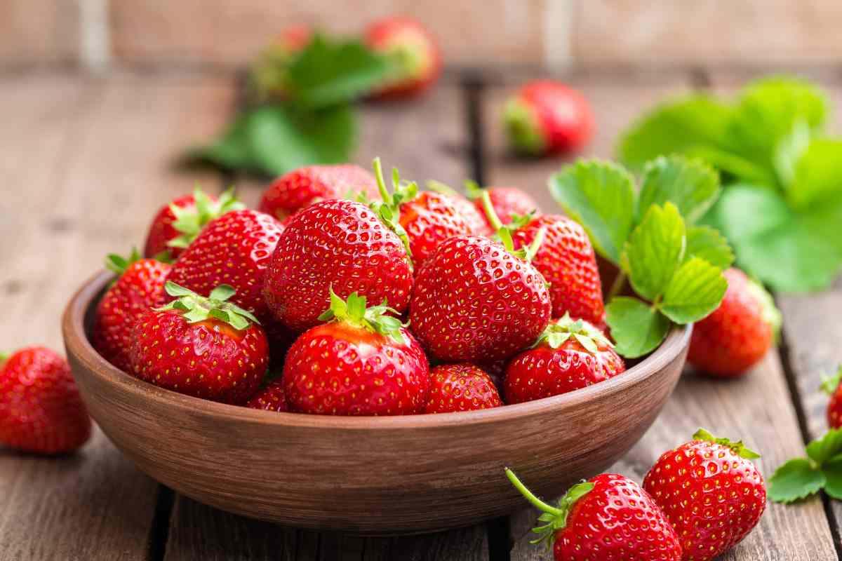 Fragole nella ciotola