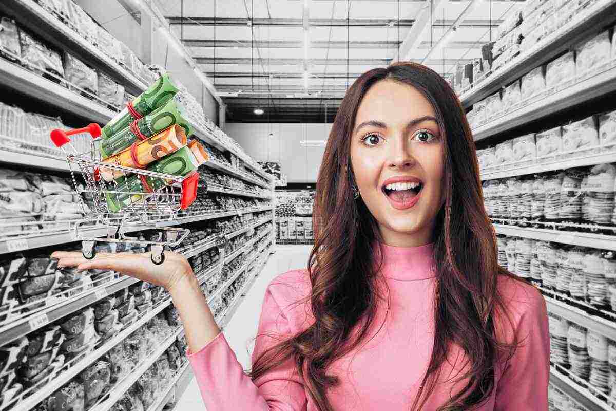 Supermercato e carrello con soldi