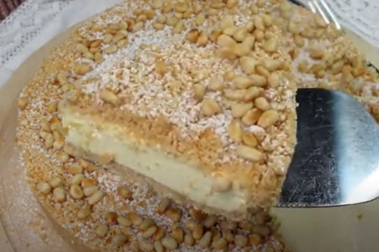 Torta con pinoli