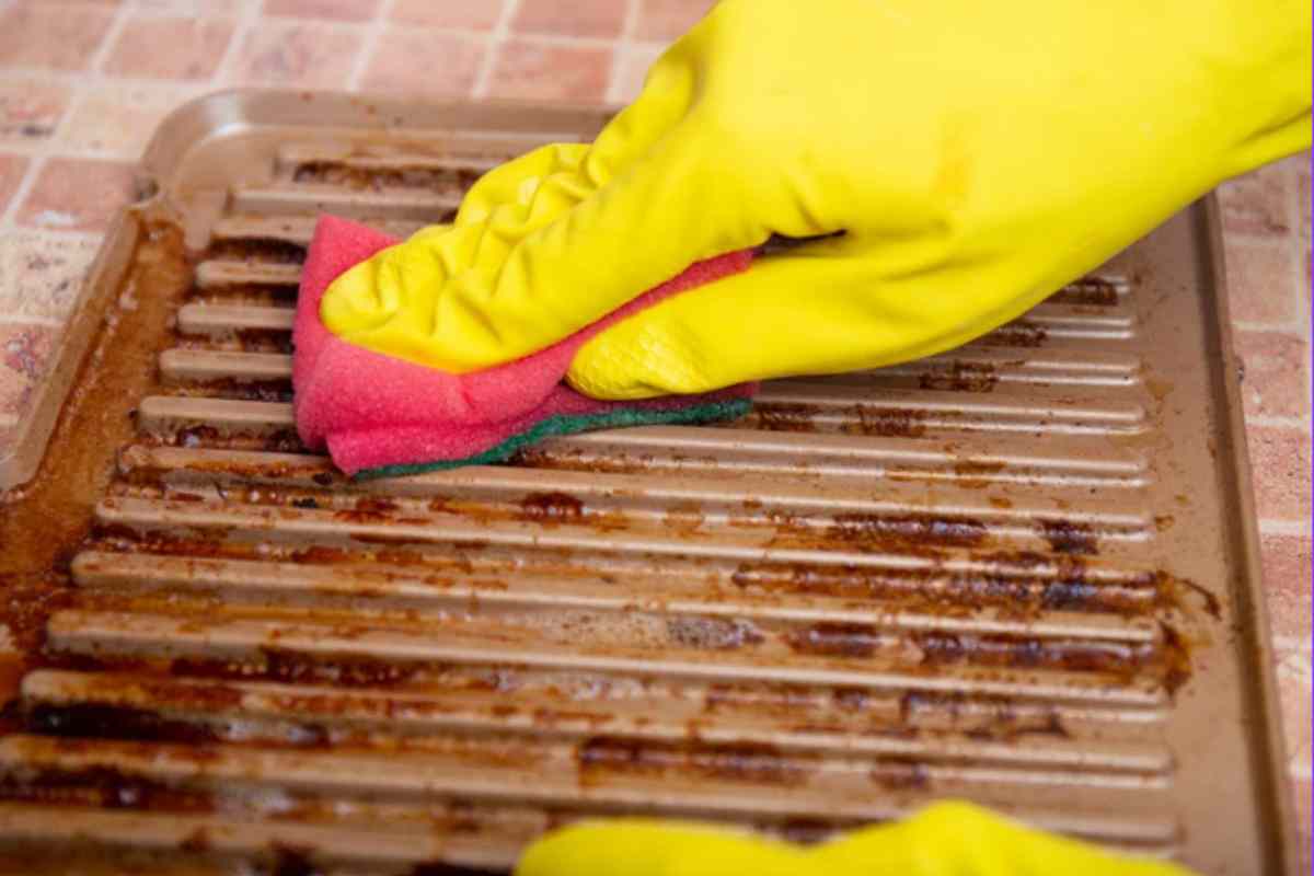 pulire griglia del barbecue