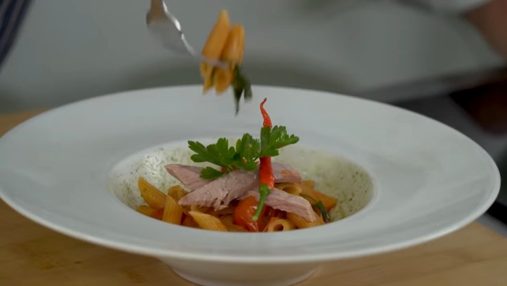 Piatto di pasta con il tonno