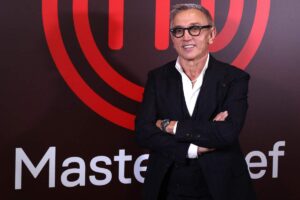 Bruno Barbieri a braccia conserte