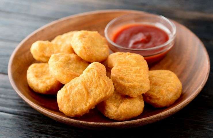 crocchette di pollo con ketchup