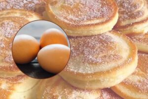 Uova e dolci nello sfondo