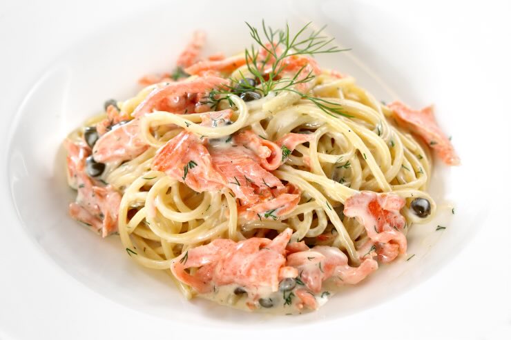 spaghetti panna e salmone