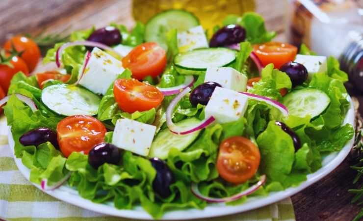 piatto di insalata