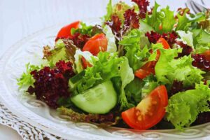 piatto di insalata