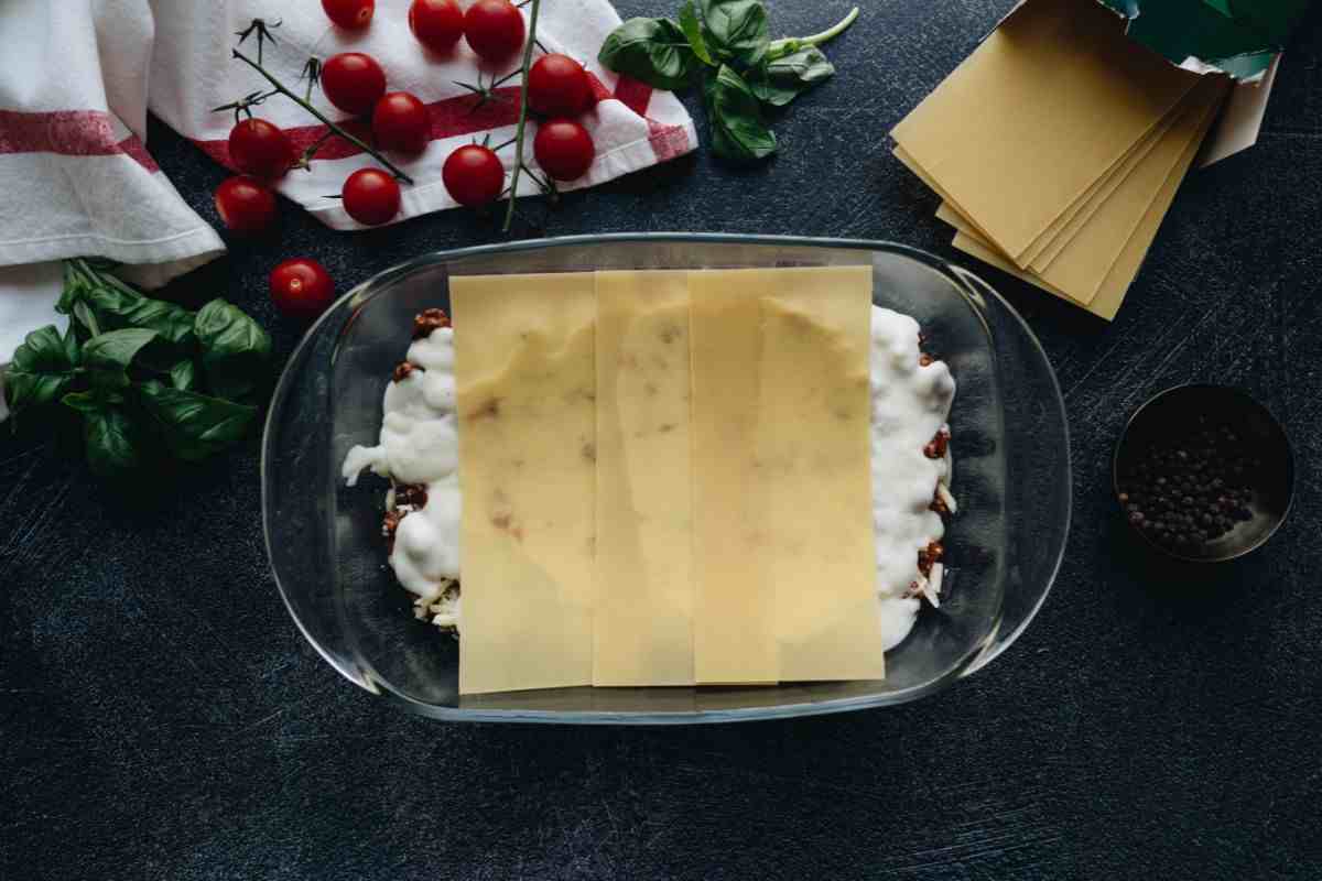 teglia per la preparazione della lasagna