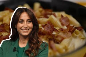 Benedetta Parodi e nello sfondo un piatto di pasta