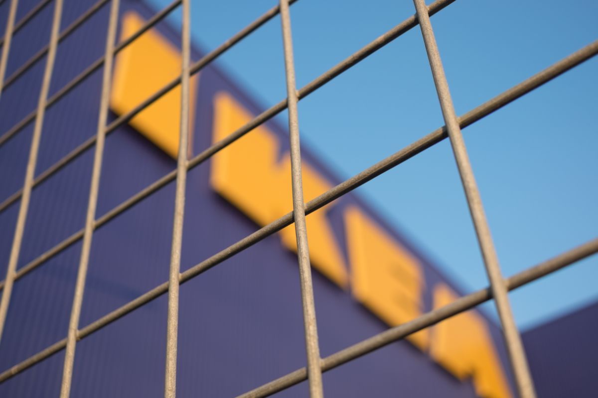 insegna ikea