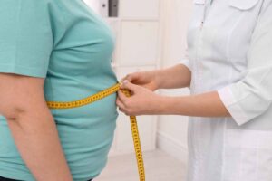 persona obesa, misurazione circonferenza addome