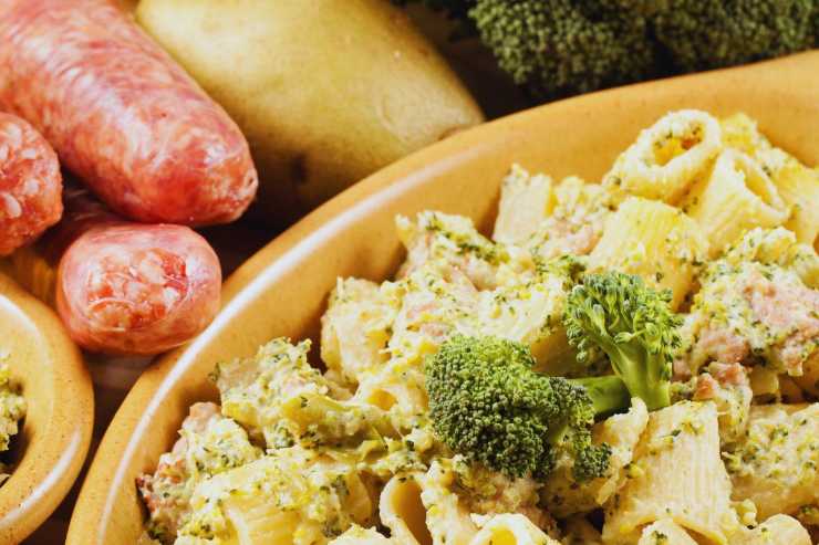 pasta patate e salsiccia