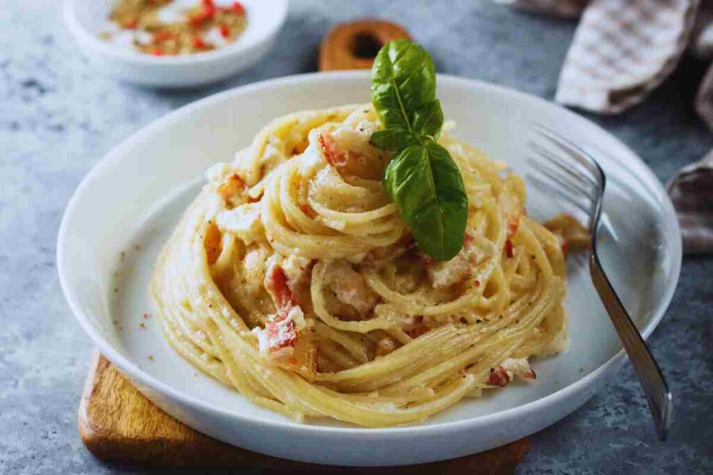 spaghetti con carbonara di mare