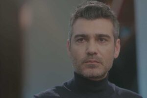 uomo serio