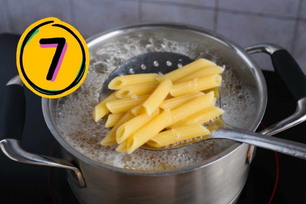 7 errori che fai quando cucini la pasta (anche se pensi di farla bene)