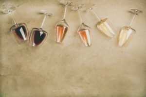 Perché il vino a casa tua non sa mai come al ristorante (e cosa sbagli senza saperlo)