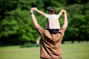 Non solo baby blues: anche i papà rischiano la depressione dopo la nascita di un figlio