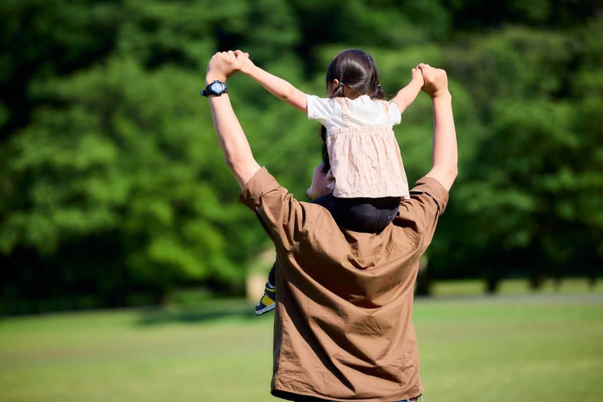 Non solo baby blues: anche i papà rischiano la depressione dopo la nascita di un figlio
